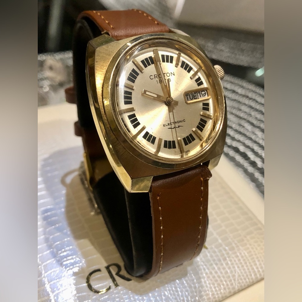 Croton Electronic Day Date Automatic Watch